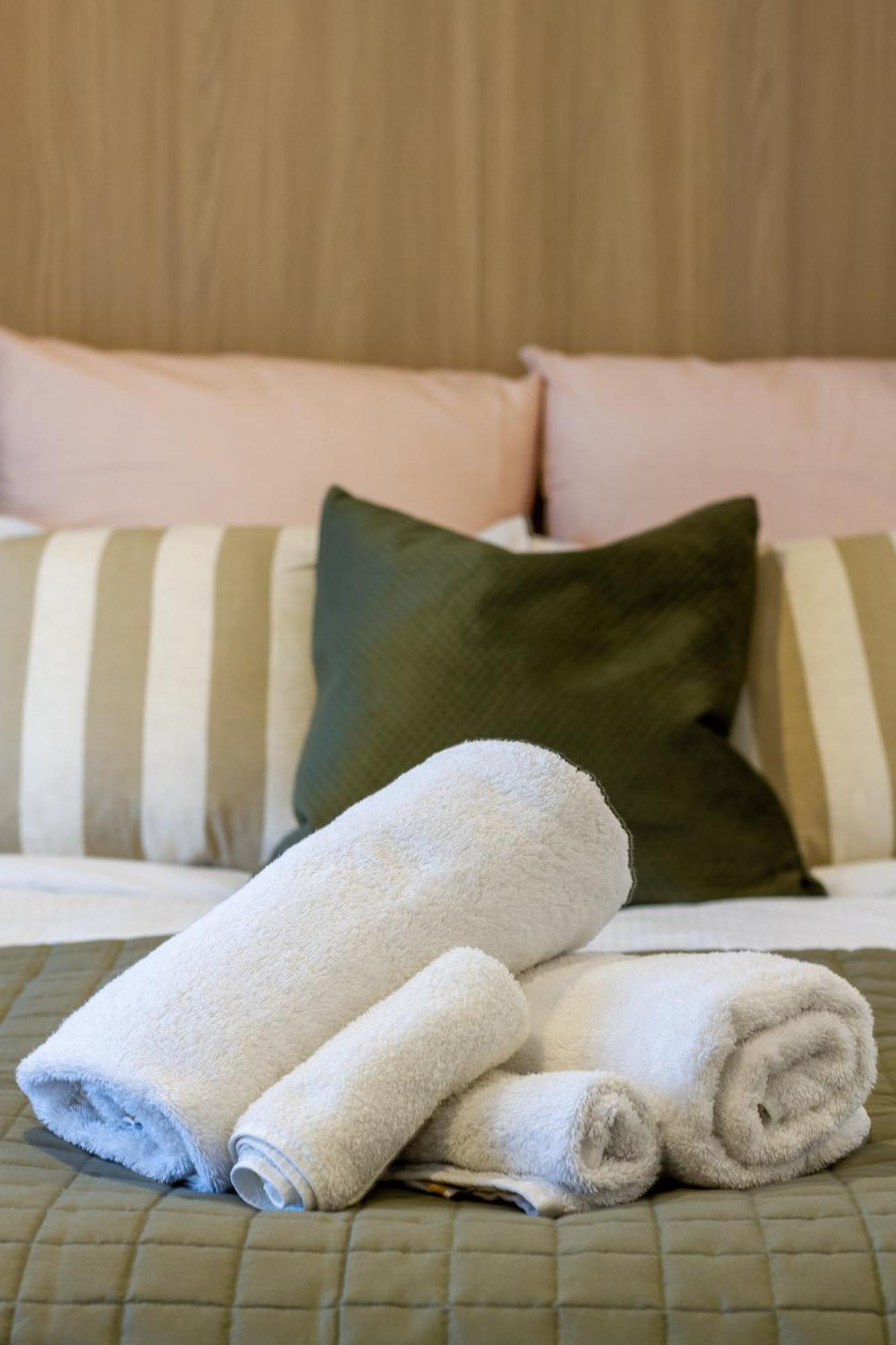 Luxury Studio With Balcony - Close To Supermarket Κράισττσερτς Εξωτερικό φωτογραφία