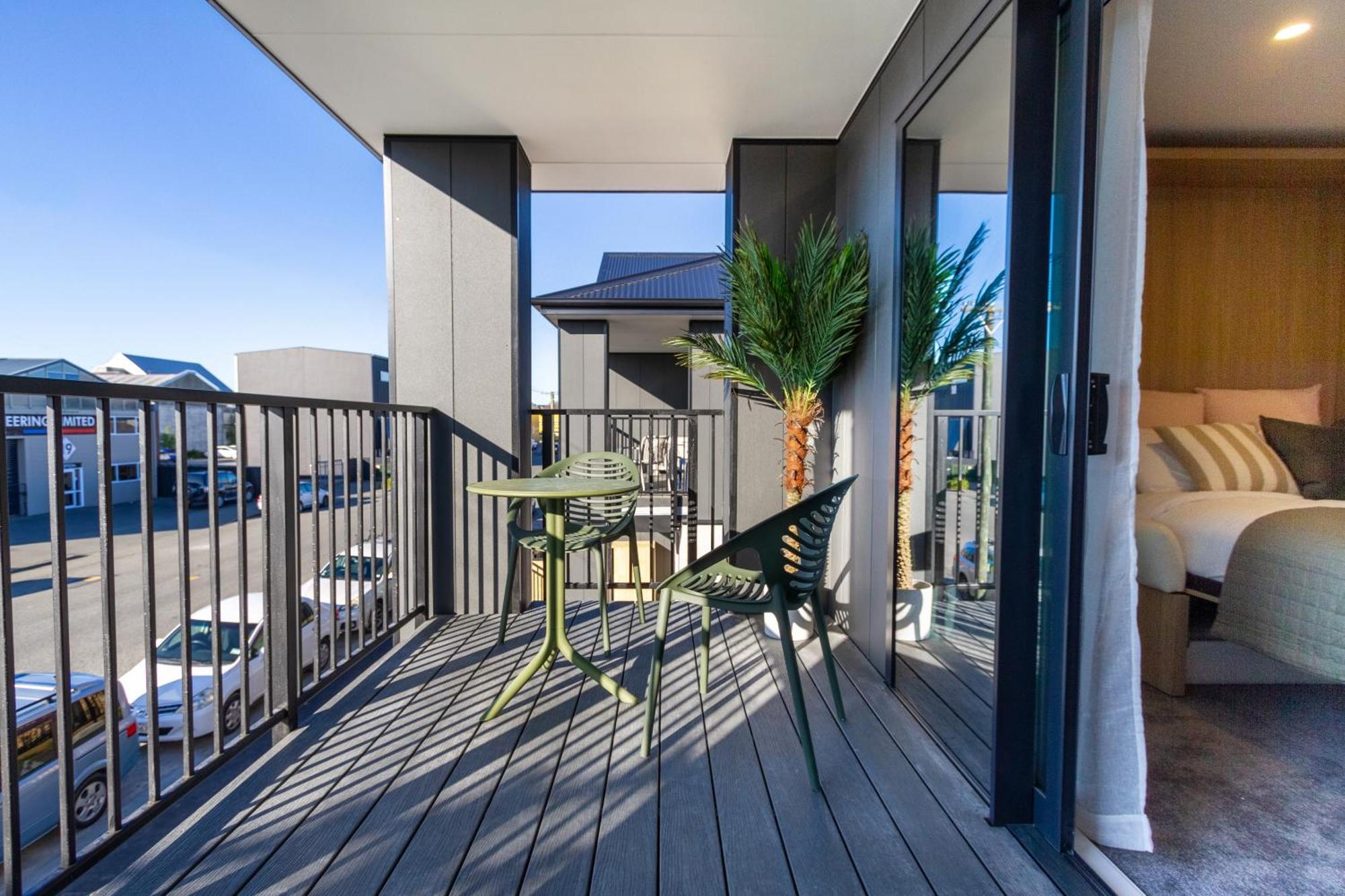 Luxury Studio With Balcony - Close To Supermarket Κράισττσερτς Εξωτερικό φωτογραφία