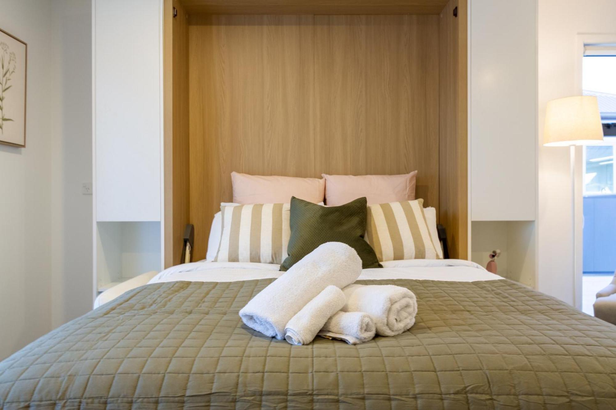Luxury Studio With Balcony - Close To Supermarket Κράισττσερτς Εξωτερικό φωτογραφία