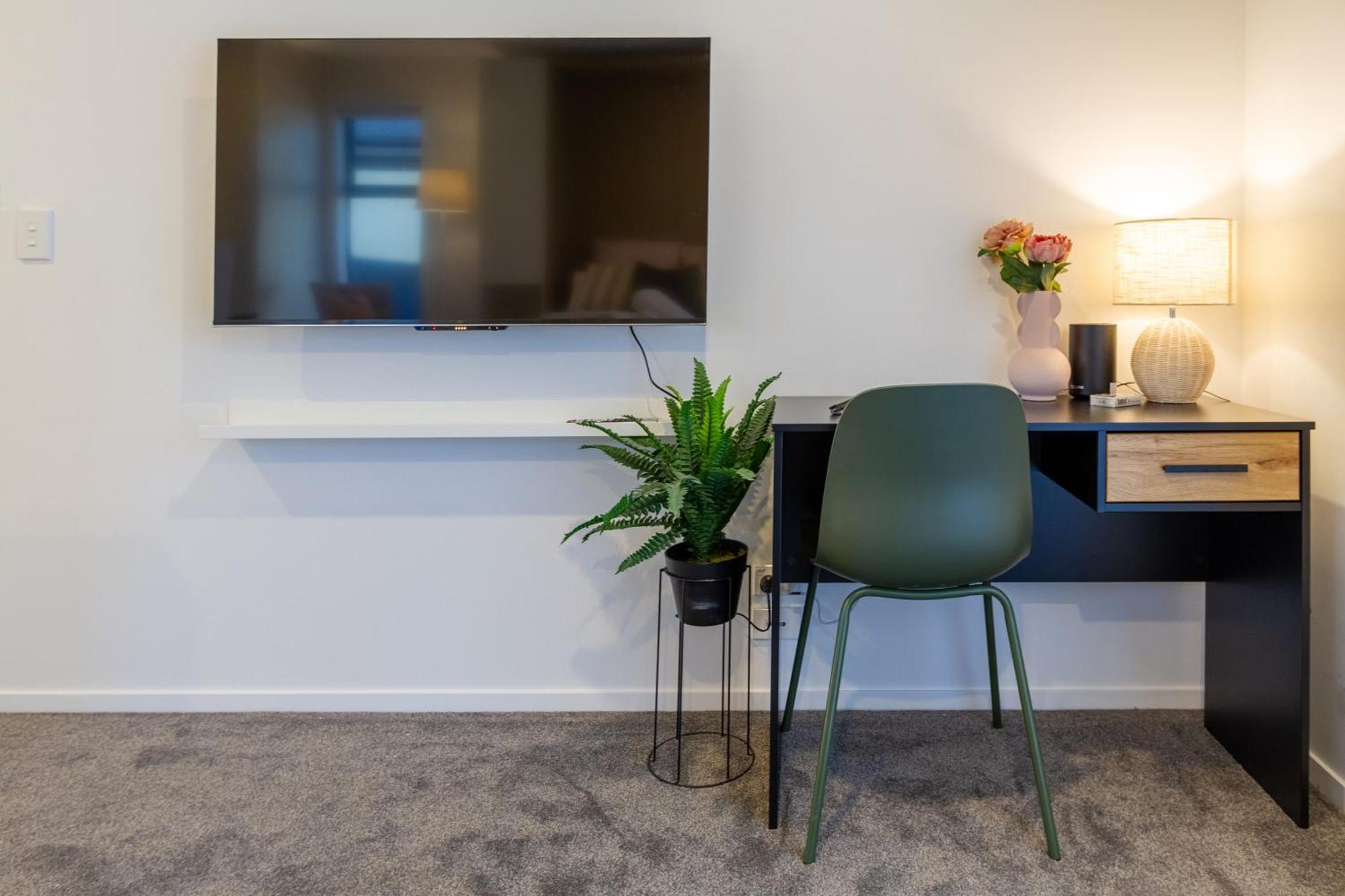 Luxury Studio With Balcony - Close To Supermarket Κράισττσερτς Εξωτερικό φωτογραφία
