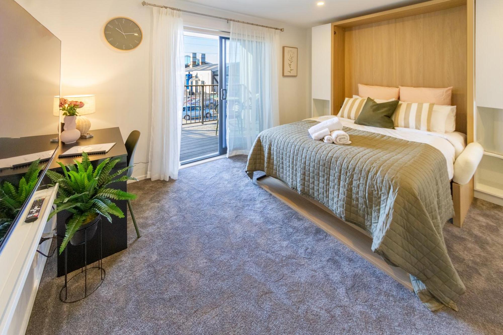 Luxury Studio With Balcony - Close To Supermarket Κράισττσερτς Εξωτερικό φωτογραφία