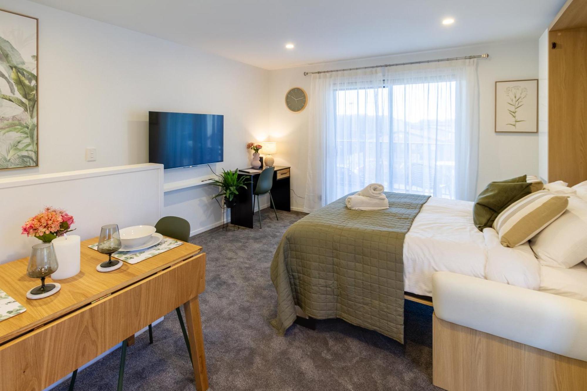 Luxury Studio With Balcony - Close To Supermarket Κράισττσερτς Εξωτερικό φωτογραφία