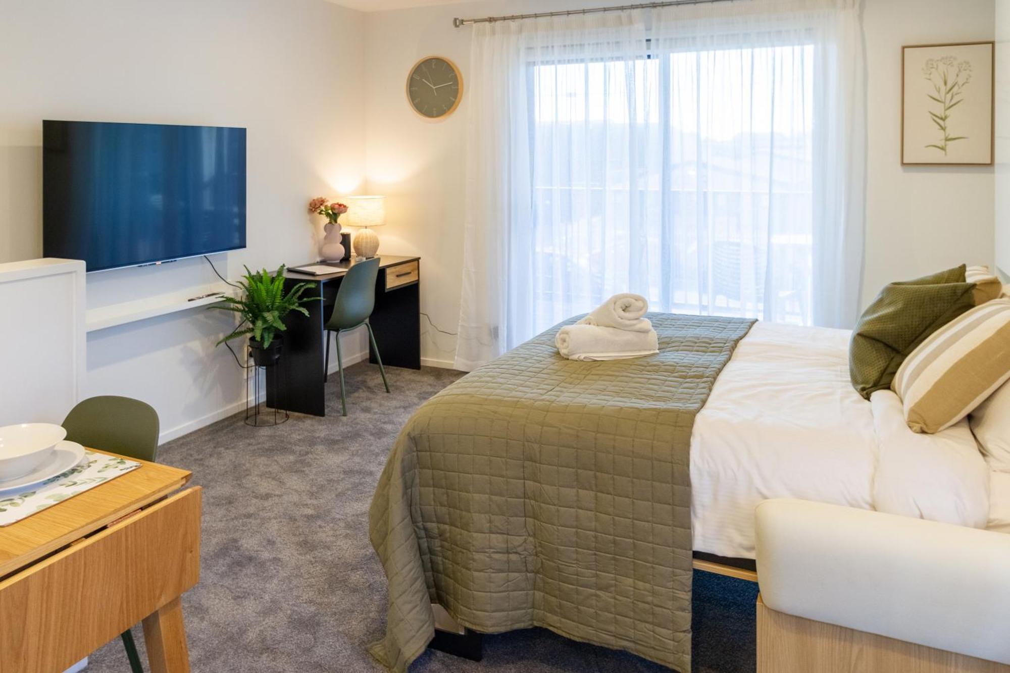 Luxury Studio With Balcony - Close To Supermarket Κράισττσερτς Εξωτερικό φωτογραφία